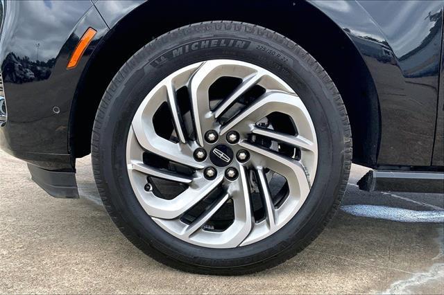 2025 Lincoln Navigator - $72,074