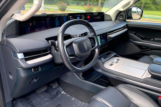 2025 Lincoln Navigator - $72,074