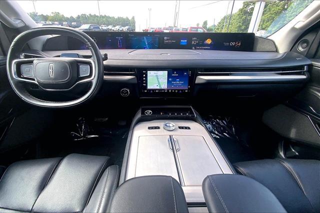 2025 Lincoln Navigator - $72,074