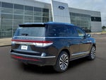 2023 Navigator Thumbnail 11