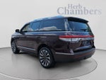 2023 Navigator Thumbnail 3