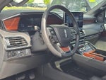 2024 Navigator Thumbnail 7