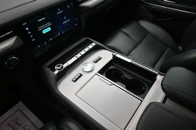 2025 Lincoln Navigator - $79,900