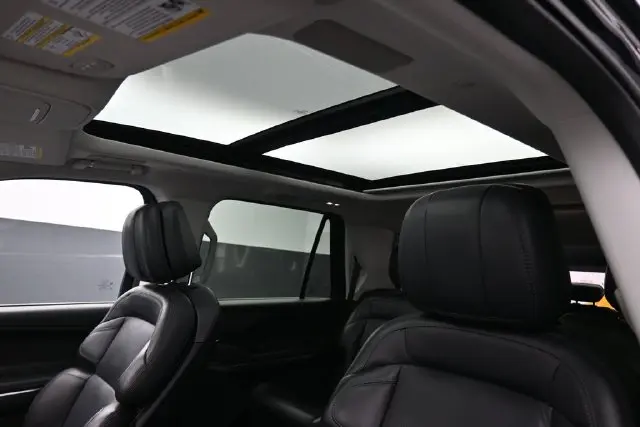 2025 Lincoln Navigator - $79,900