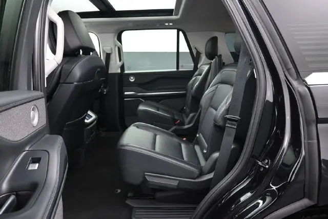 2025 Lincoln Navigator - $79,900