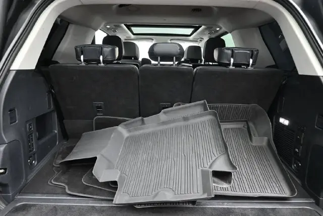 2025 Lincoln Navigator - $79,900