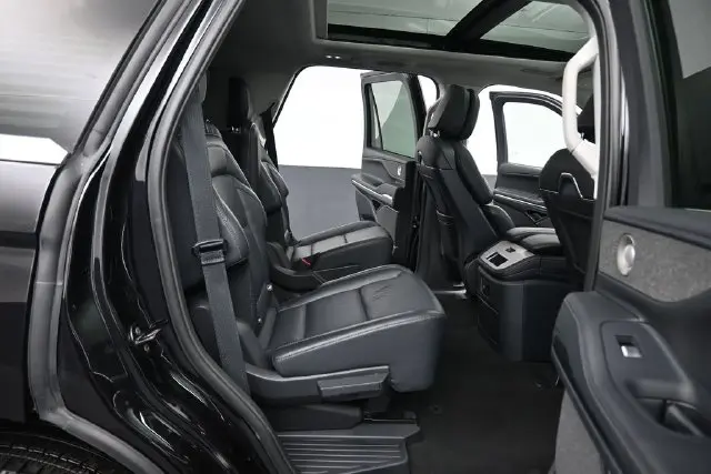 2025 Lincoln Navigator - $79,900