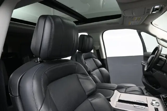 2025 Lincoln Navigator - $79,900