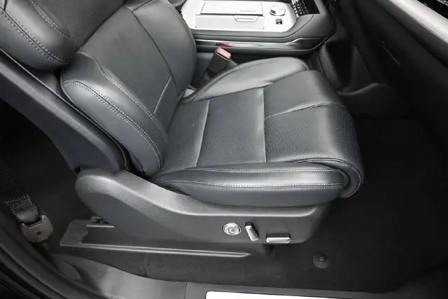 2025 Lincoln Navigator - $79,900