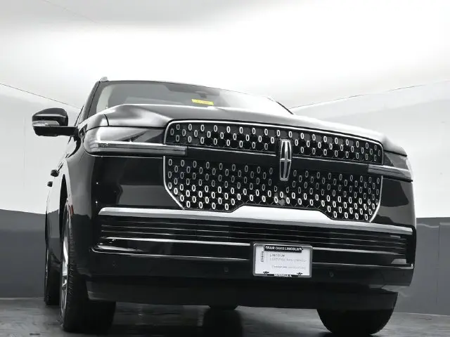 2025 Lincoln Navigator - $79,900