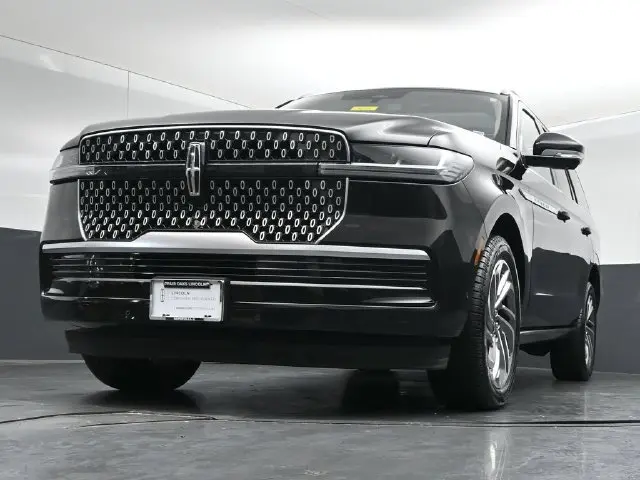 2025 Lincoln Navigator - $79,900