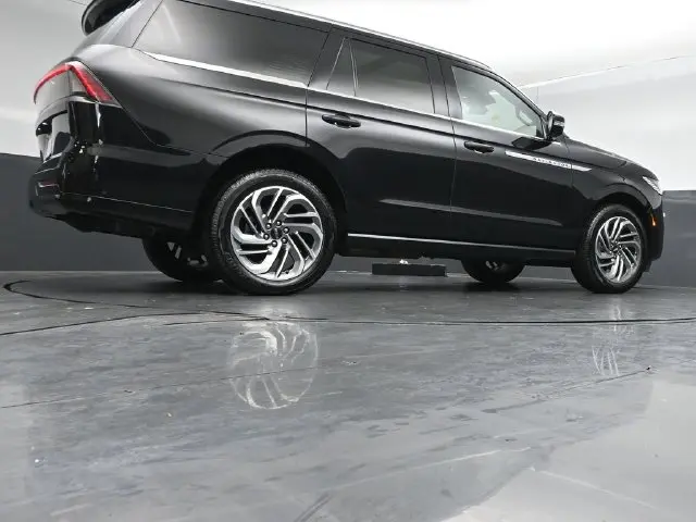 2025 Lincoln Navigator - $79,900
