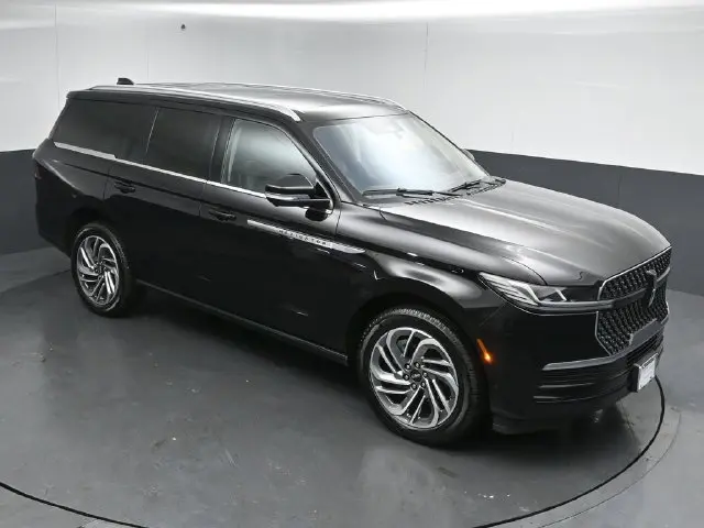 2025 Lincoln Navigator - $79,900