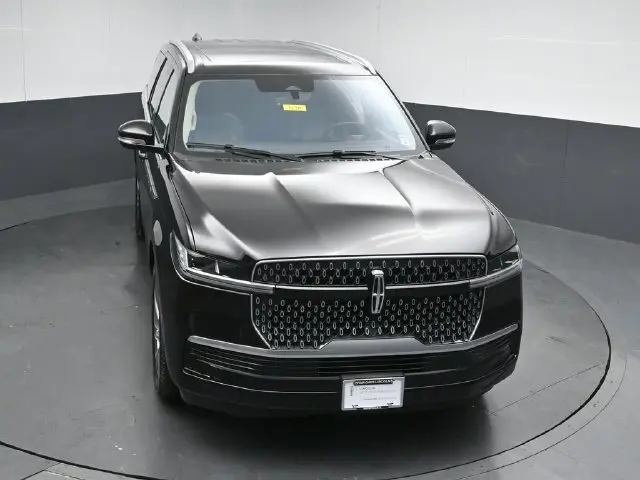 2025 Lincoln Navigator - $79,900