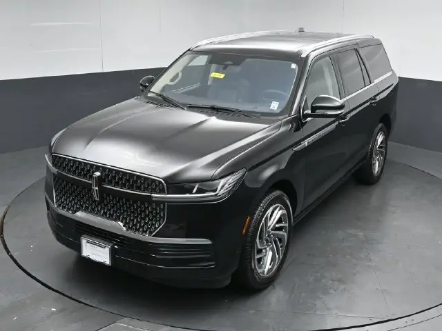 2025 Lincoln Navigator - $79,900