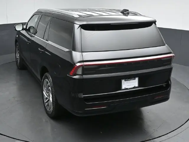 2025 Lincoln Navigator - $79,900