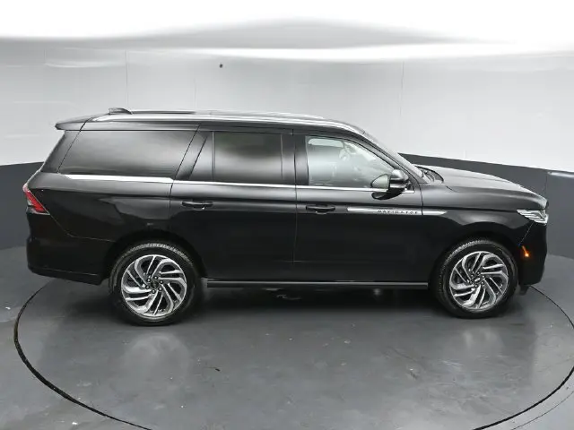 2025 Lincoln Navigator - $79,900