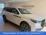 2026 Navigator Thumbnail 5
