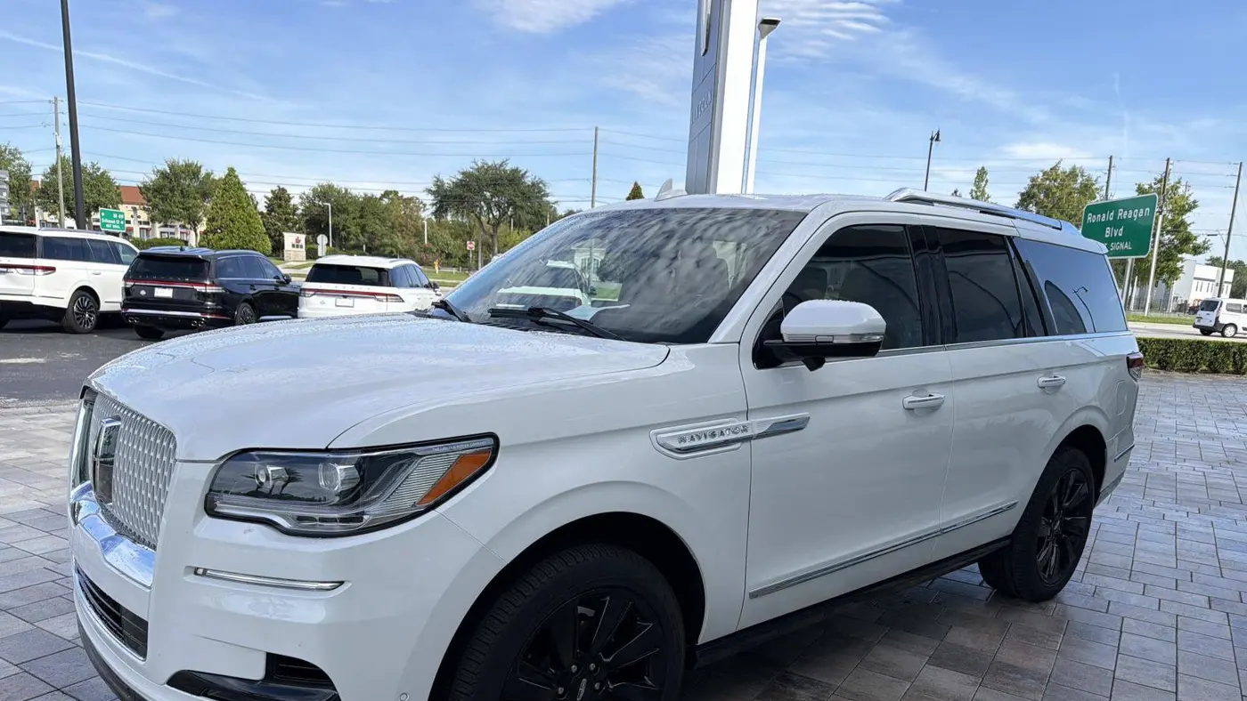 2024 Lincoln Navigator Reserve