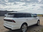 2025 Navigator Thumbnail 5