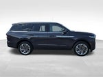 2025 Navigator Thumbnail 18
