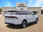 2025 Navigator Thumbnail 3