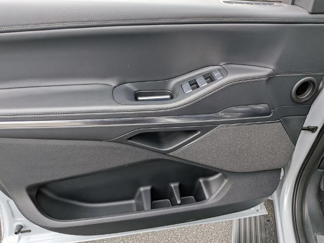 2025 Lincoln Navigator - $77,638