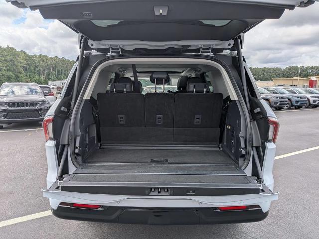 2025 Lincoln Navigator - $77,638