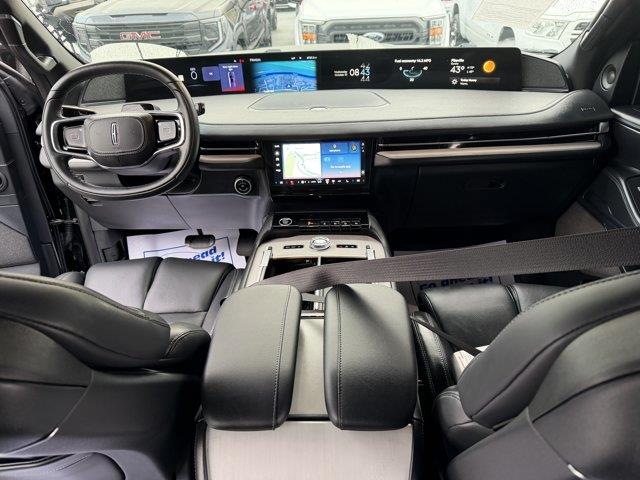 2026 Lincoln Navigator - $89,995