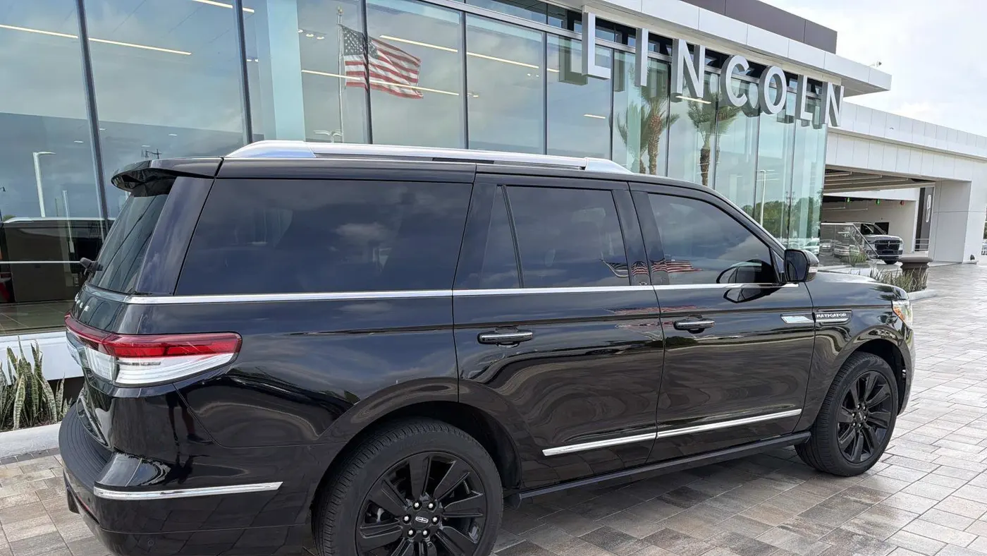 2023 Lincoln Navigator Reserve