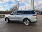 2023 Navigator Thumbnail 2