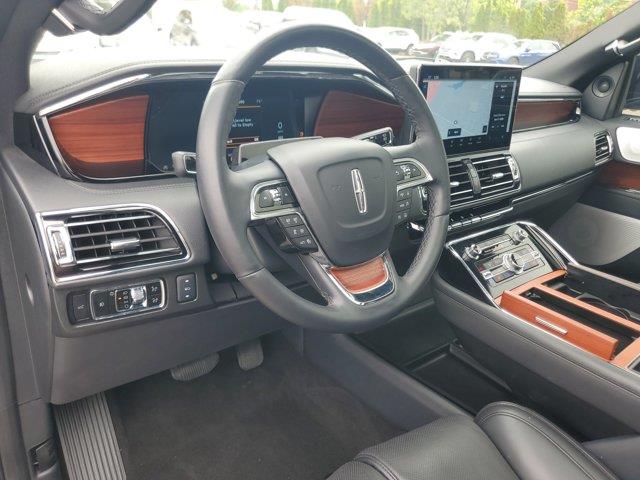 2024 Lincoln Navigator - $71,995