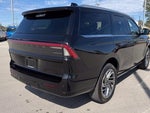 2025 Navigator Thumbnail 8