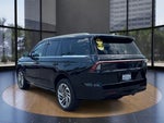 2025 Navigator Thumbnail 4
