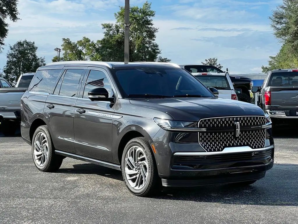 2025 Lincoln Navigator - $73,895