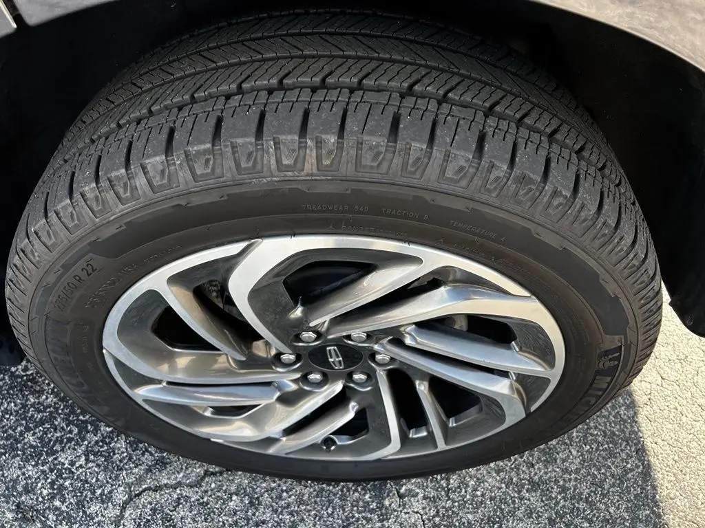 2025 Lincoln Navigator - $73,895