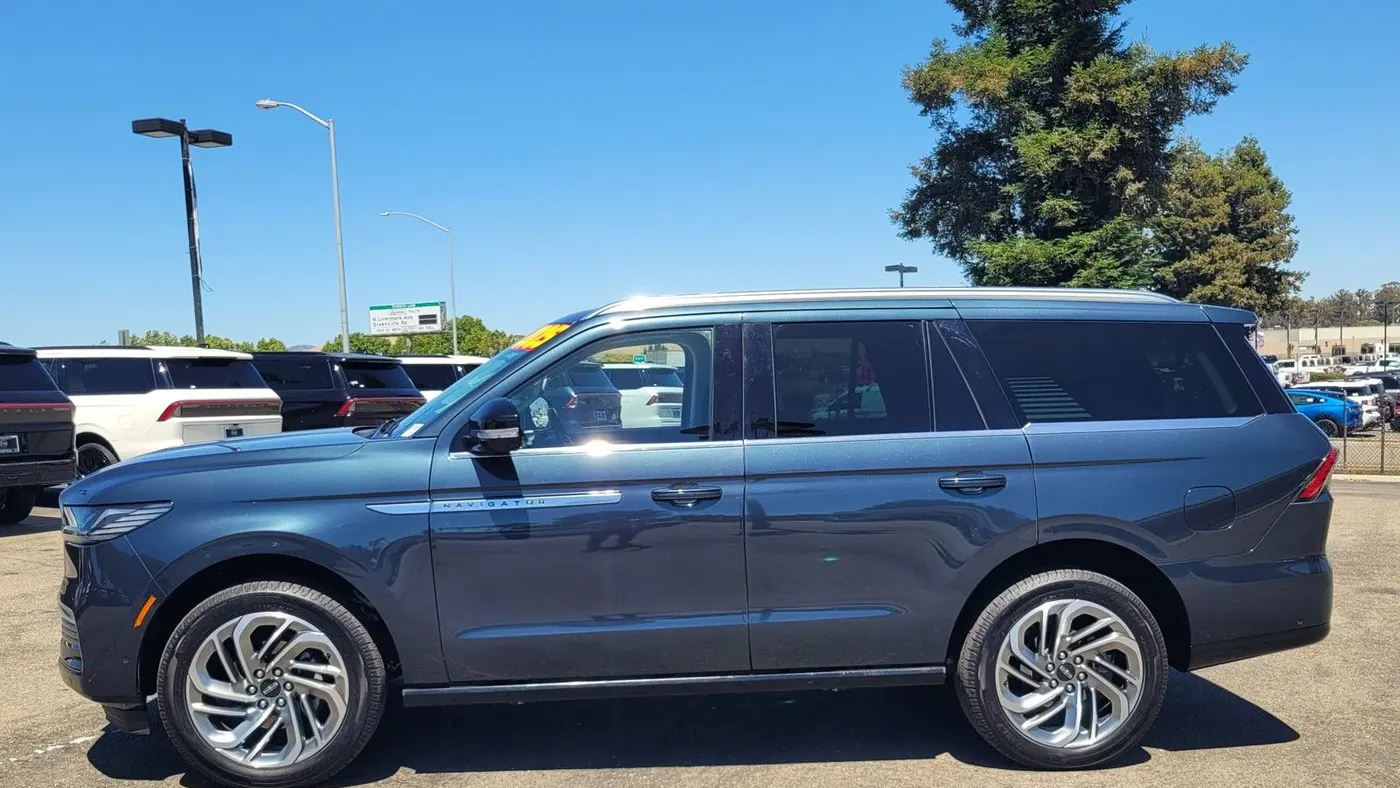 2025 Lincoln Navigator Reserve