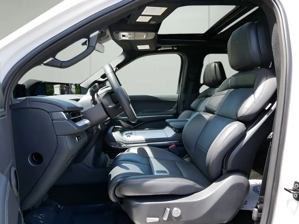 2026 Lincoln Navigator - $95,345