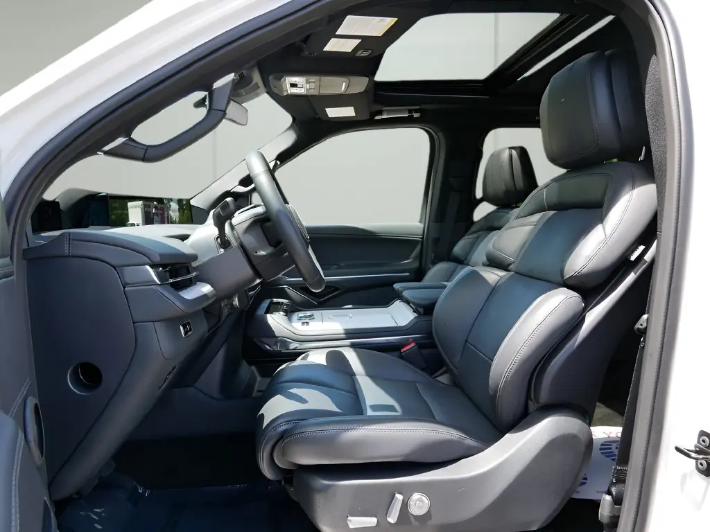 2026 Lincoln Navigator - $92,338