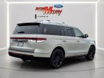 2024 Navigator Thumbnail 4