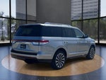 2024 Navigator Thumbnail 3