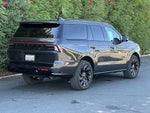 2025 Navigator Thumbnail 7