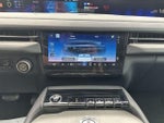 2025 Navigator Thumbnail 19