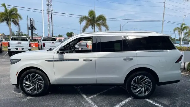 2025 Lincoln Navigator Reserve