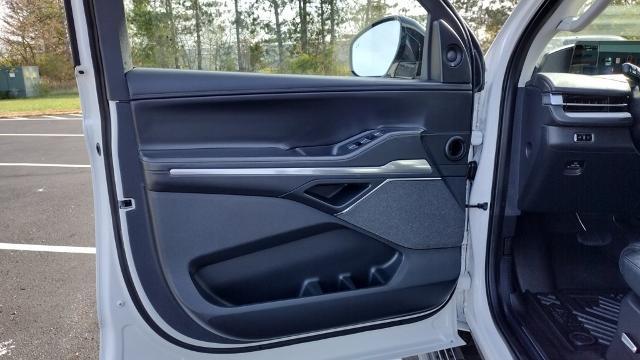 2026 Lincoln Navigator - $90,999
