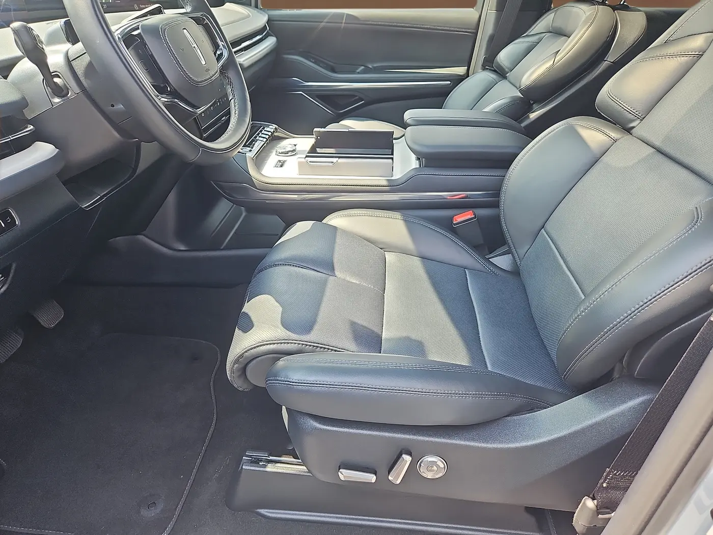 2026 Lincoln Navigator - $97,349