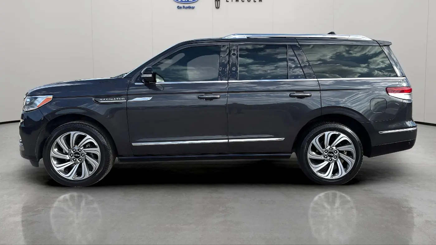 2023 Lincoln Navigator Reserve