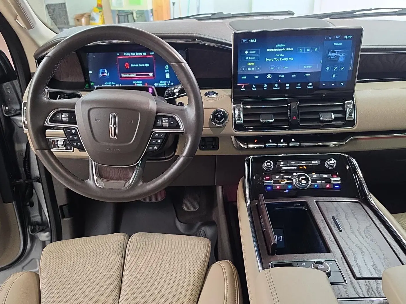 2023 Lincoln Navigator - $60,000