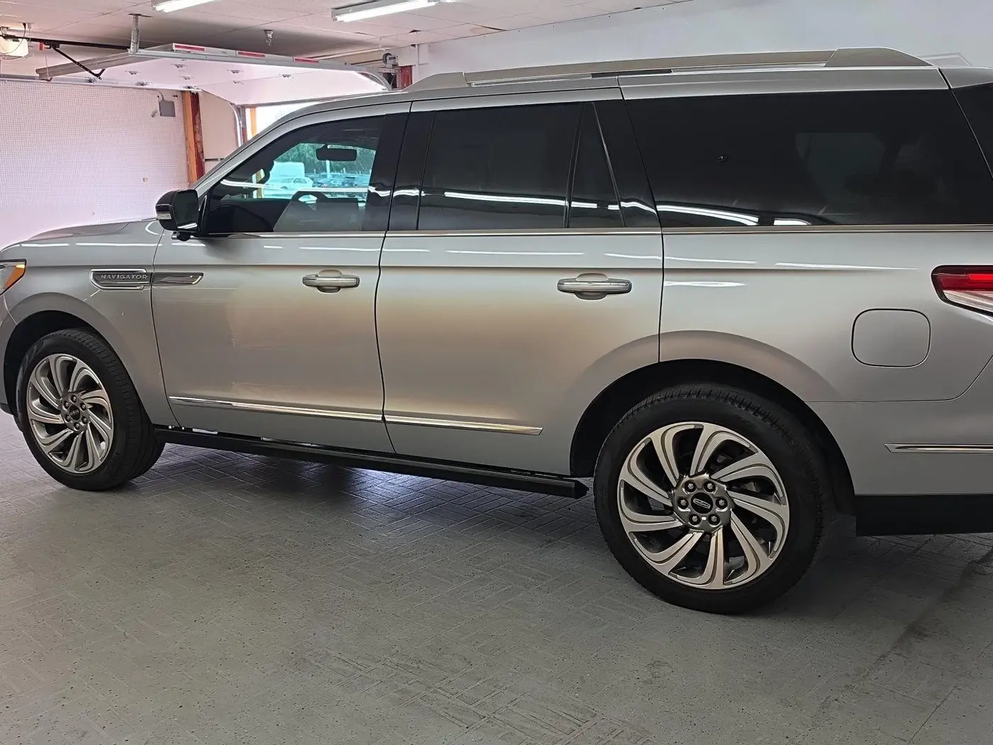 2023 Lincoln Navigator - $60,000