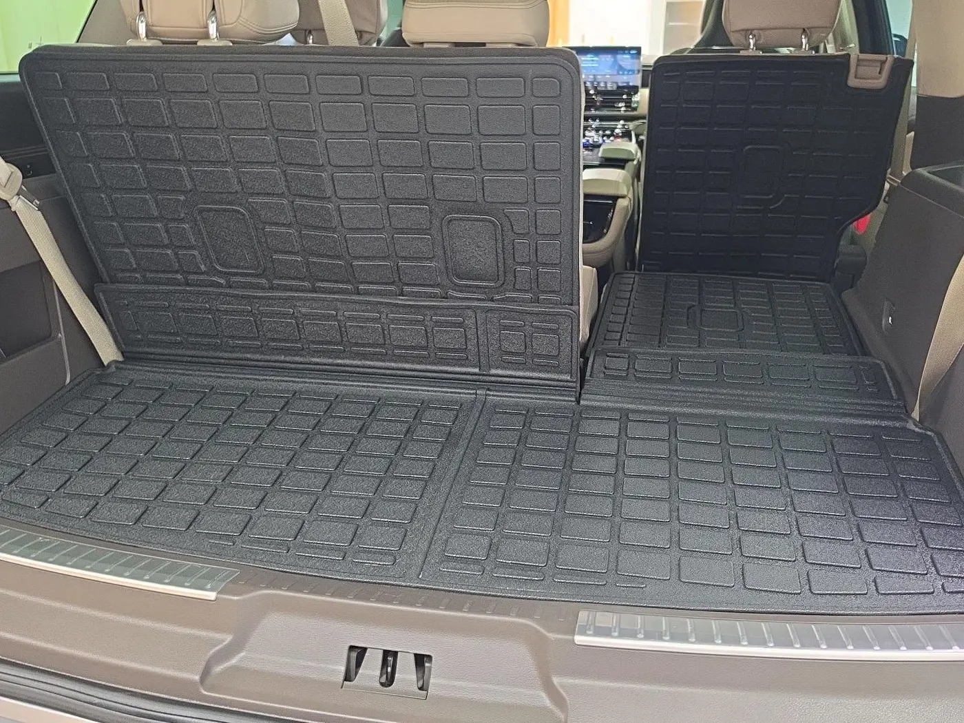 2023 Lincoln Navigator - $60,000
